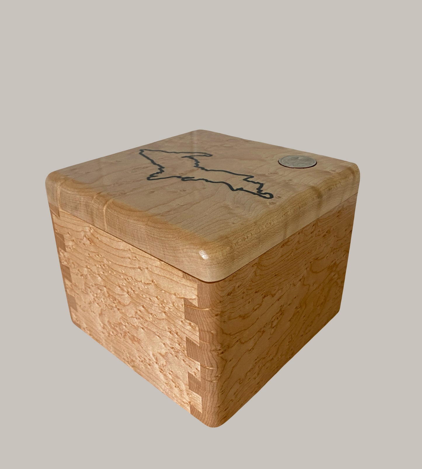 Birdseye—Minimalist-Personalized-State outline in epoxy-State quarter-Dovetail box